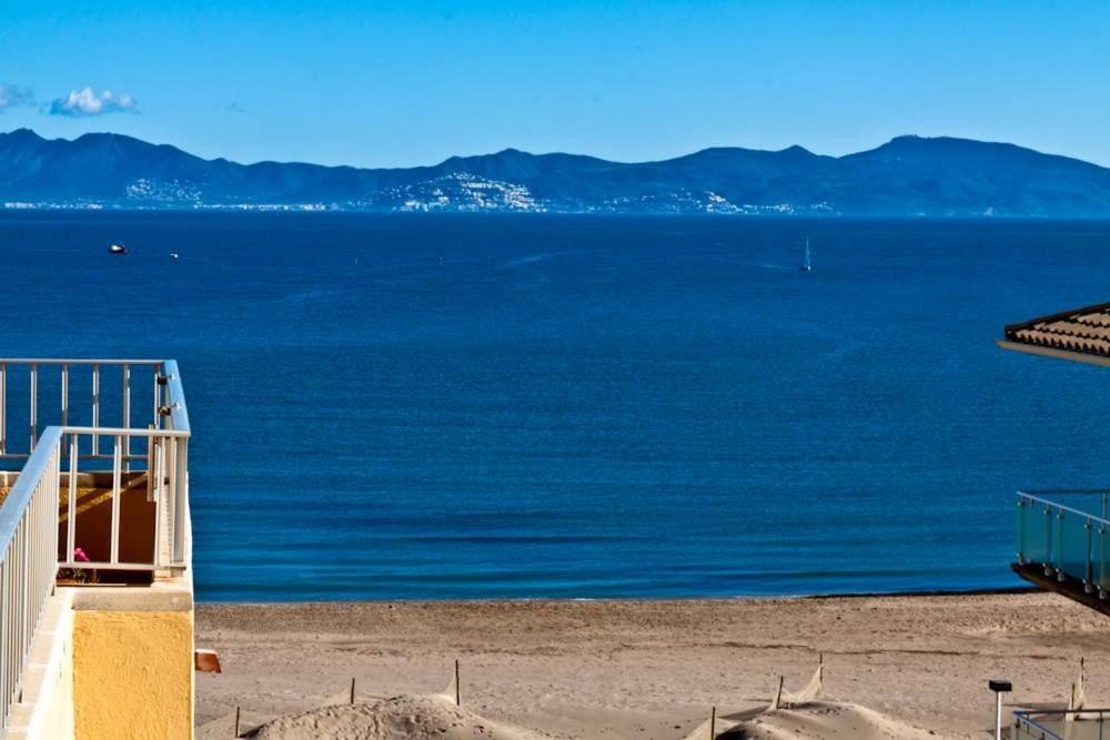 Apartamento Pie De Playa-Wifi Free L' Escala Eksteriør billede