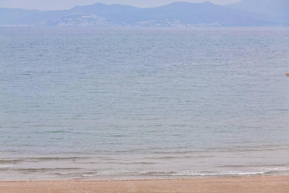 Apartamento Pie De Playa-Wifi Free L' Escala Eksteriør billede
