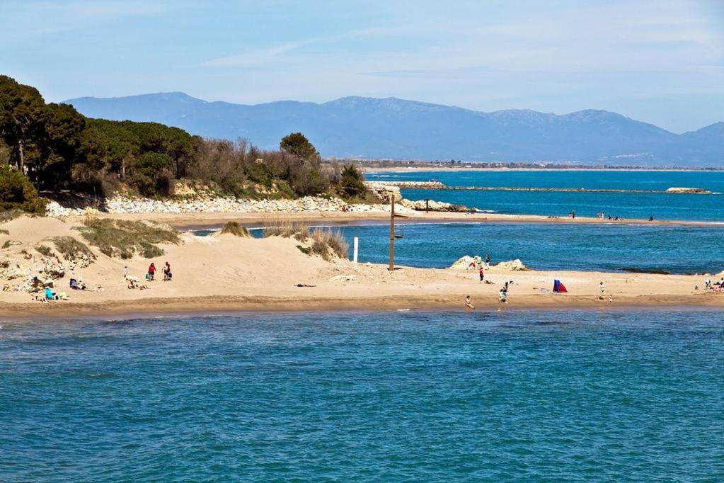 Apartamento Pie De Playa-Wifi Free L' Escala Eksteriør billede